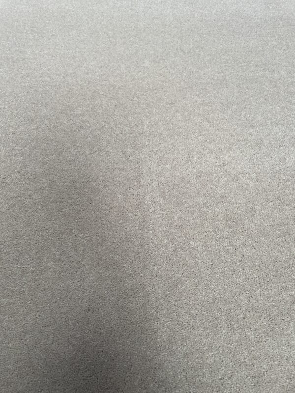 Tudor Twist 50oz Linen 3.65m x 8.1m